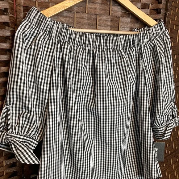 Gingham Blouse ๐ Off the Shoulder - Picture 9 of 11